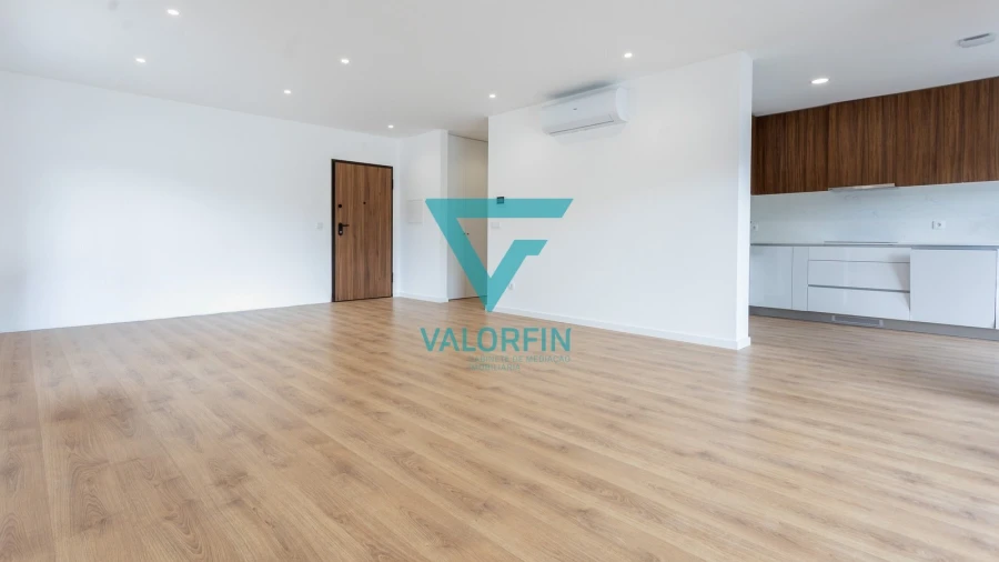 Apartamento T3 para Venda em Parceiros e Azoia