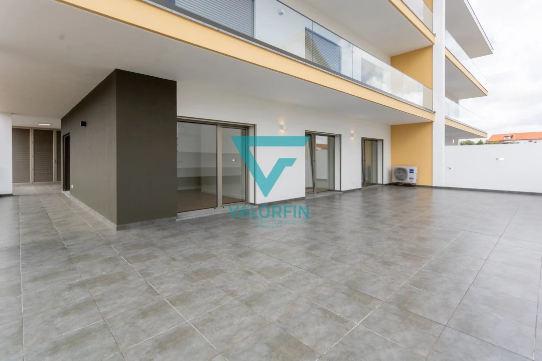 Apartamento T3 para Venda em Parceiros e Azoia Foto 18