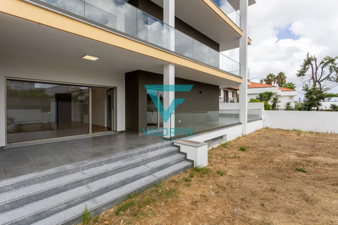 Apartamento T3 para Venda em Parceiros e Azoia Foto 20