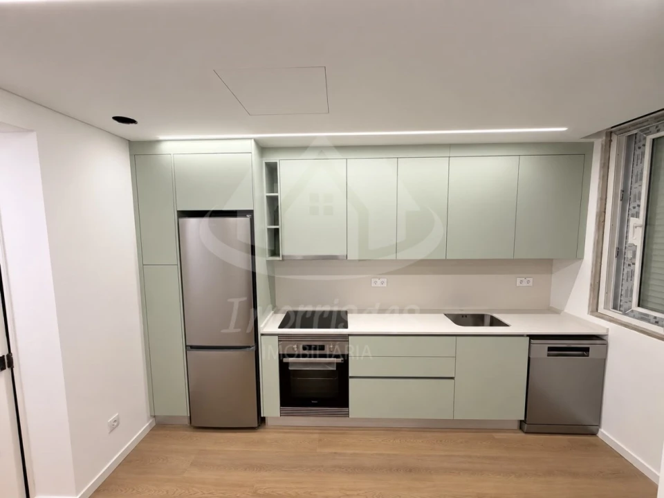 Apartamento para Venda em Sacavém e Prior Velho Foto 1