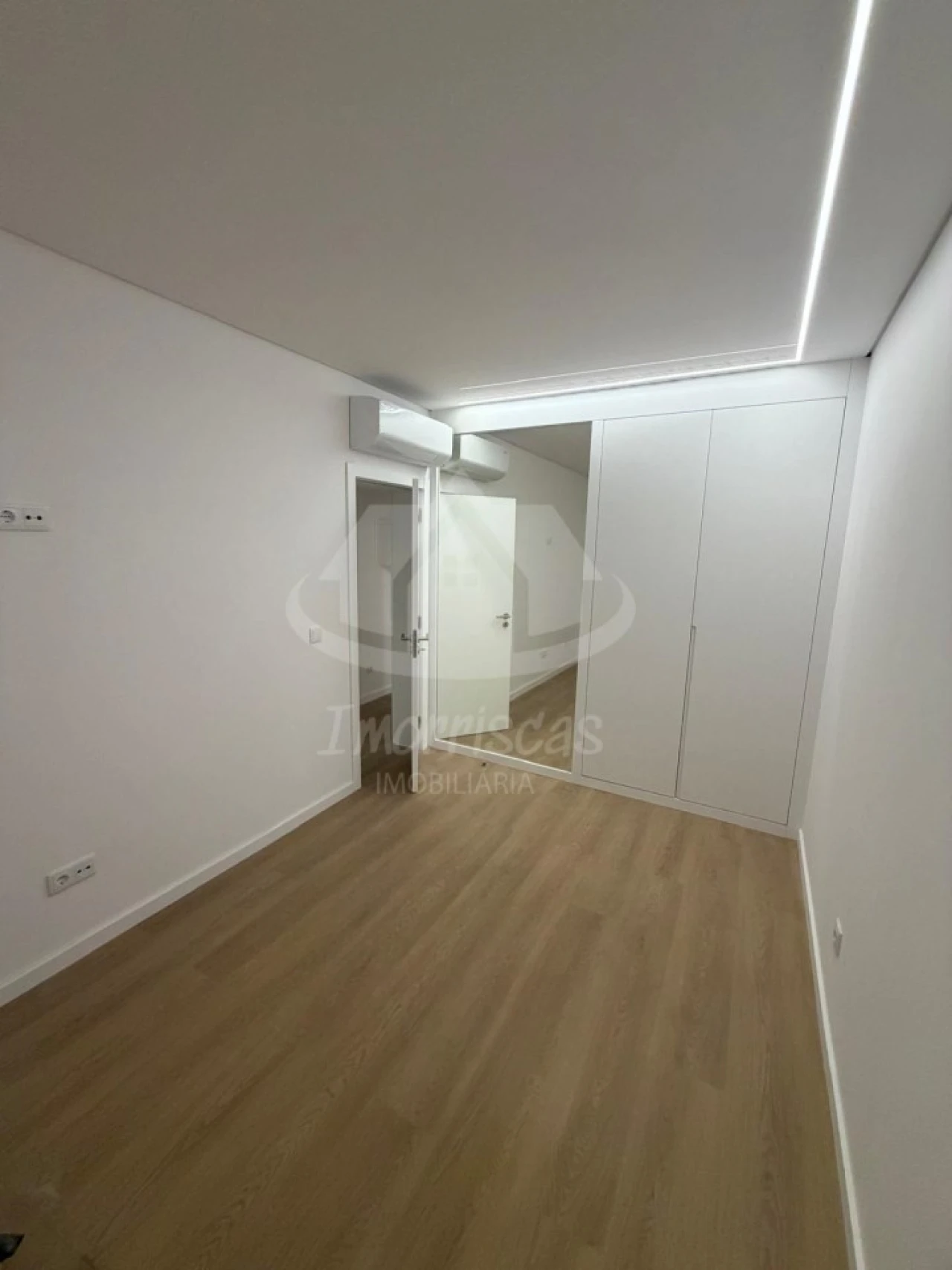 Apartamento para Venda em Sacavém e Prior Velho Foto 7