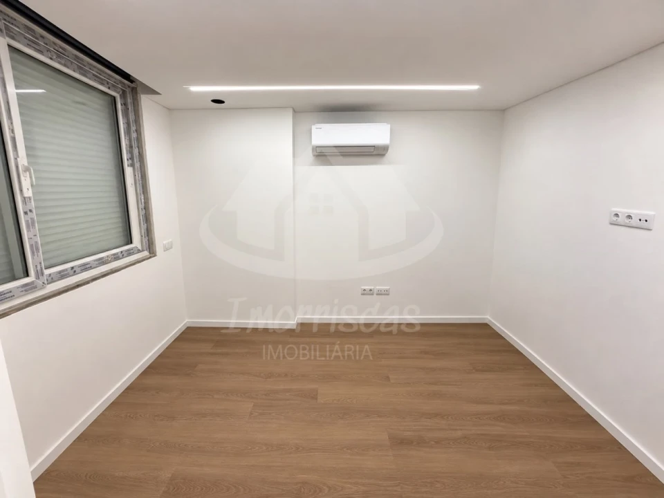 Apartamento para Venda em Sacavém e Prior Velho Foto 11