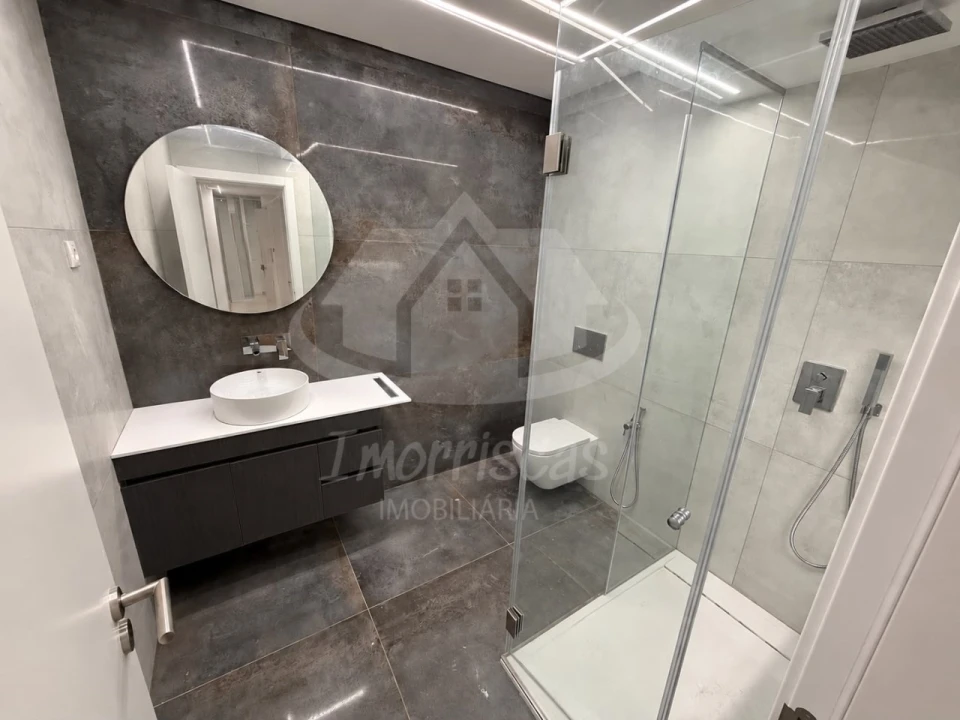 Apartamento para Venda em Sacavém e Prior Velho Foto 14