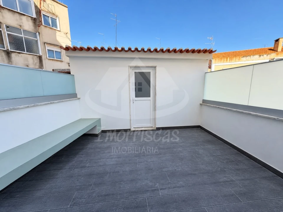 Apartamento para Venda em Sacavém e Prior Velho Foto 21