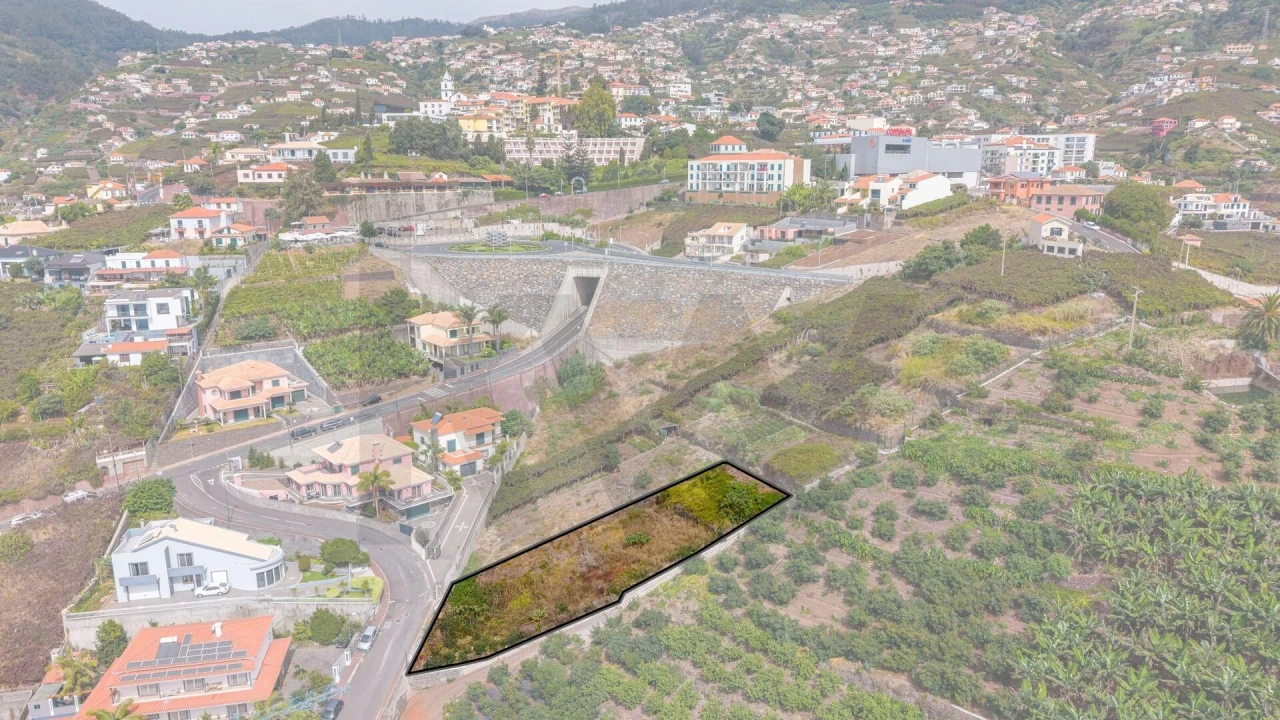 Terreno para Venda em Estreito de Camara de Lobos Foto 11