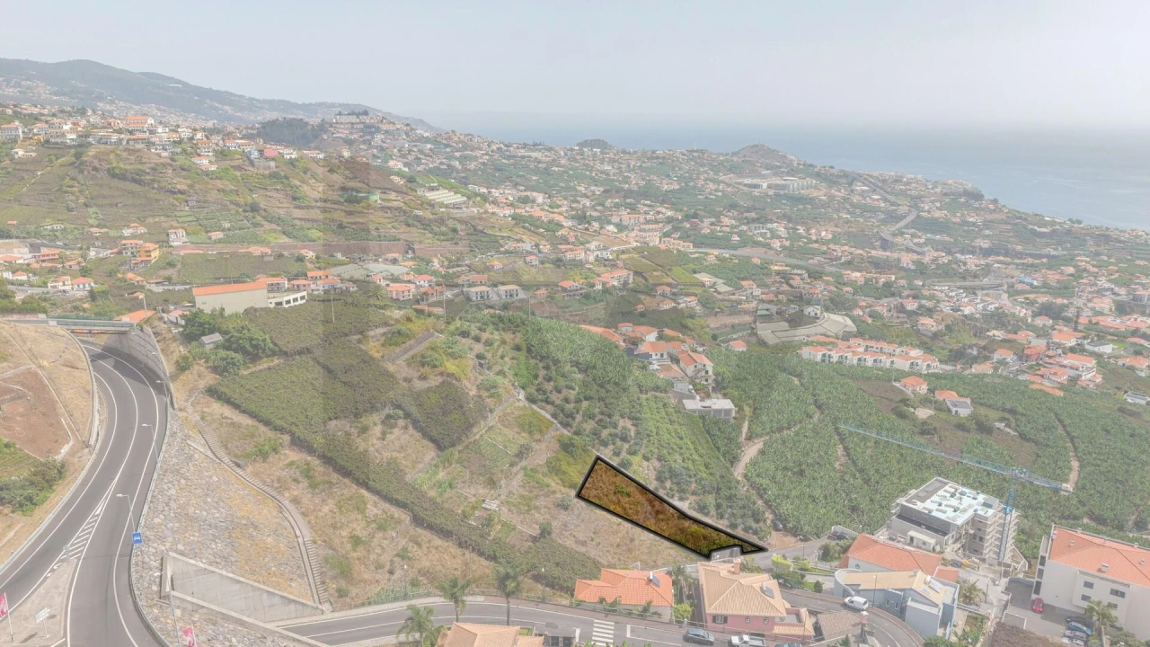 Terreno para Venda em Estreito de Camara de Lobos Foto 4