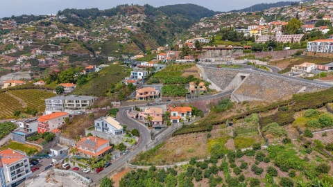 Terreno para Venda em Estreito de Camara de Lobos
