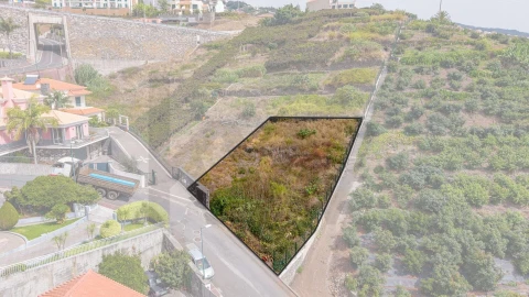 Terreno para Venda em Estreito de Camara de Lobos