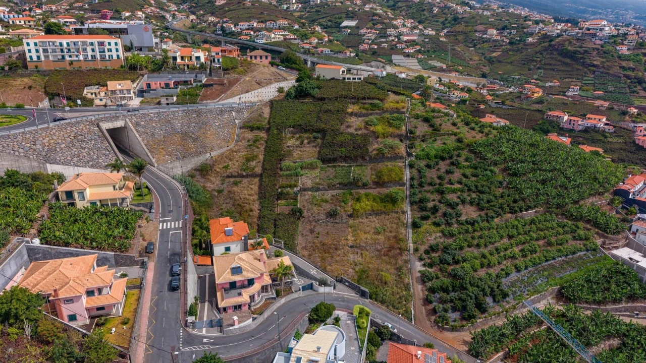 Terreno para Venda em Estreito de Camara de Lobos Foto 18