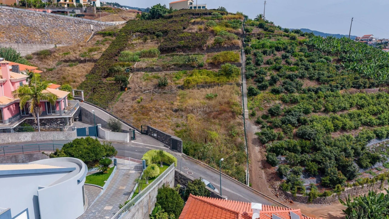 Terreno para Venda em Estreito de Camara de Lobos Foto 23