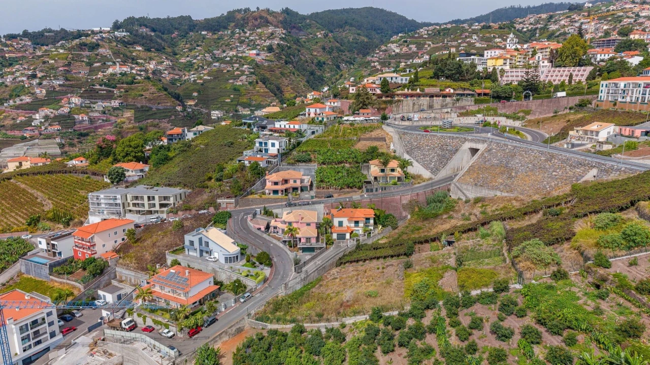 Terreno para Venda em Estreito de Camara de Lobos Foto 12