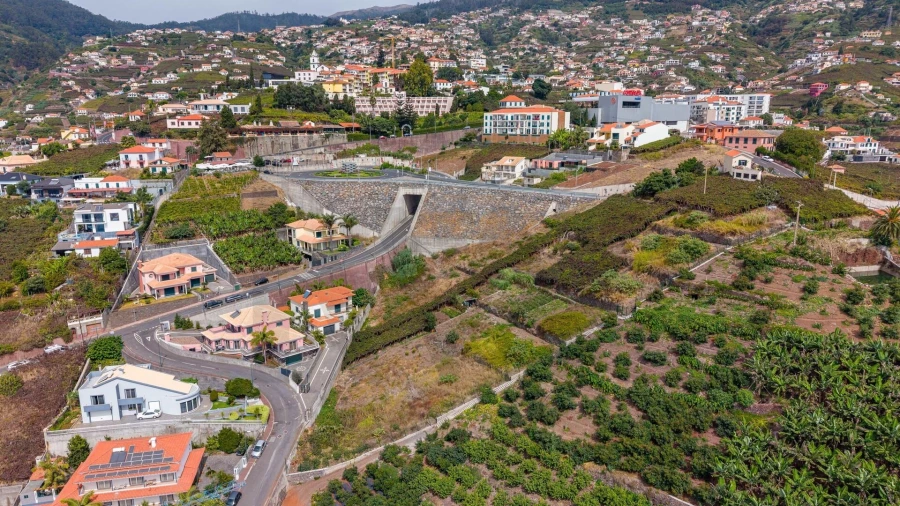 Terreno para Venda em Estreito de Camara de Lobos Foto 10