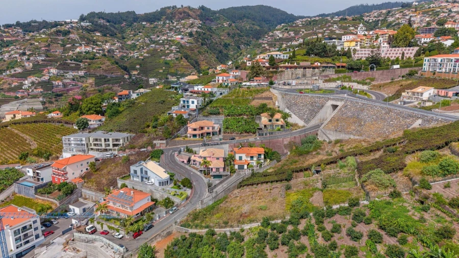 Terreno para Venda em Estreito de Camara de Lobos Foto 13