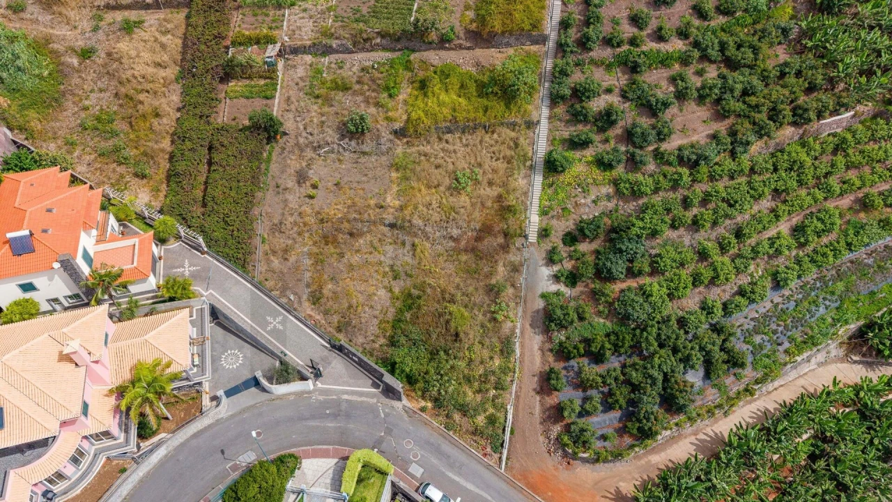 Terreno para Venda em Estreito de Camara de Lobos Foto 7