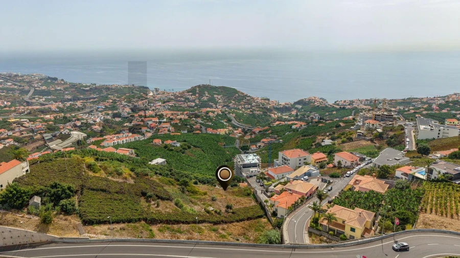 Terreno para Venda em Estreito de Camara de Lobos