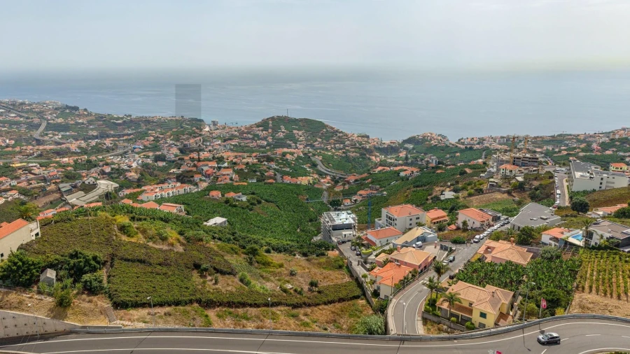 Terreno para Venda em Estreito de Camara de Lobos