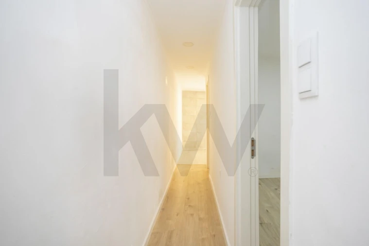 Apartamento T1 para Venda em Moita Foto 3