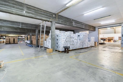 Armazém para Venda em Cortegaça