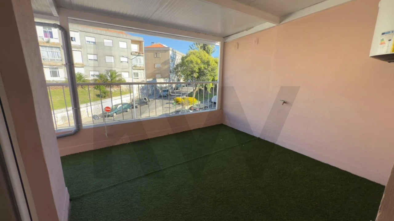 Apartamento T2 para Venda em Queluz e Belas Foto 11