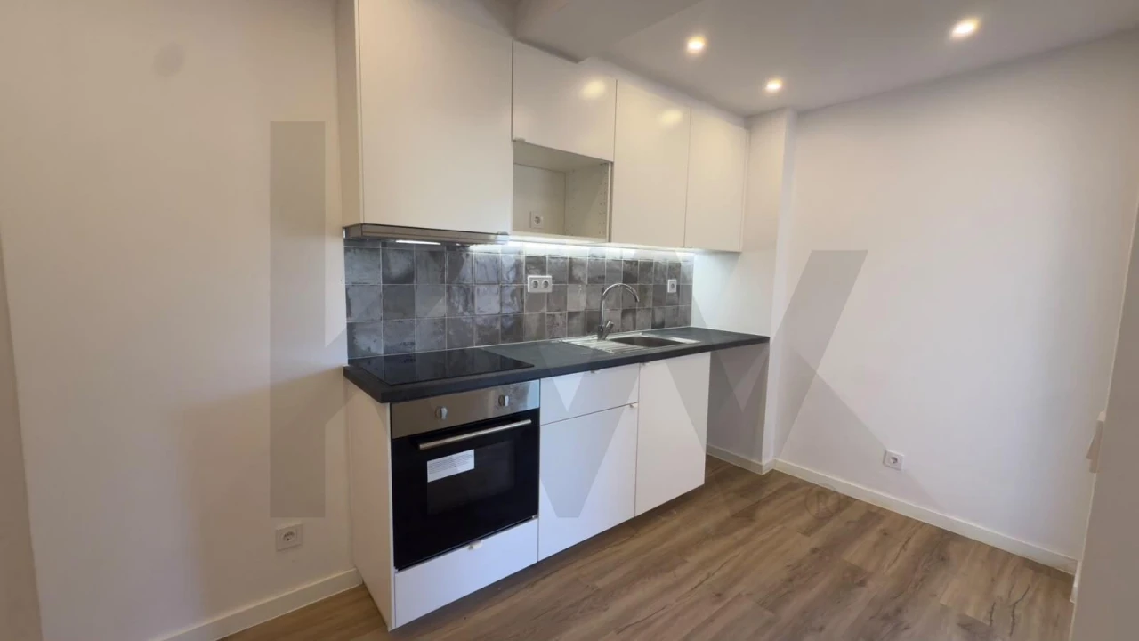 Apartamento T2 para Venda em Queluz e Belas Foto 5