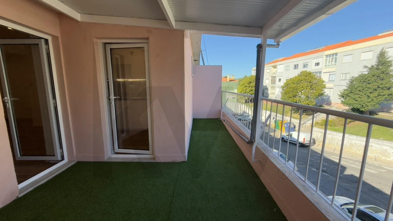Apartamento T2 para Venda em Queluz e Belas Foto 9