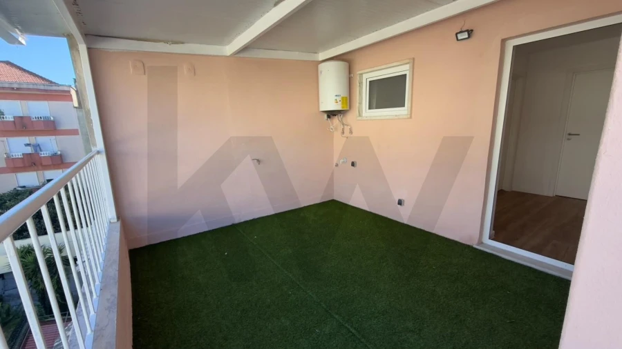 Apartamento T2 para Venda em Queluz e Belas Foto 7