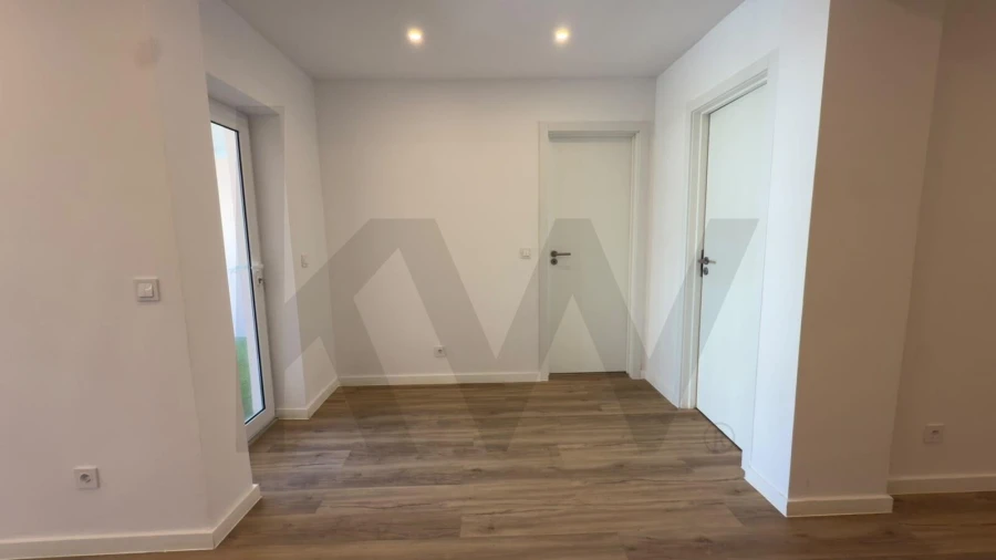 Apartamento T2 para Venda em Queluz e Belas Foto 3