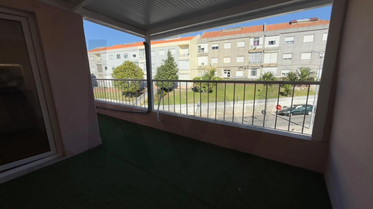 Apartamento T2 para Venda em Queluz e Belas Foto 10