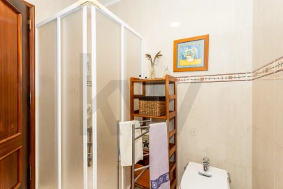 Moradia T4 para Venda em Ramada e Caneças