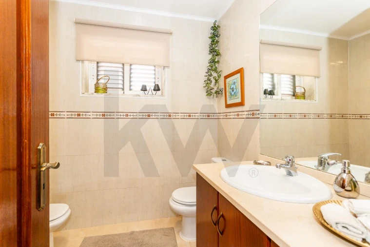 Moradia T4 para Venda em Ramada e Caneças Foto 5
