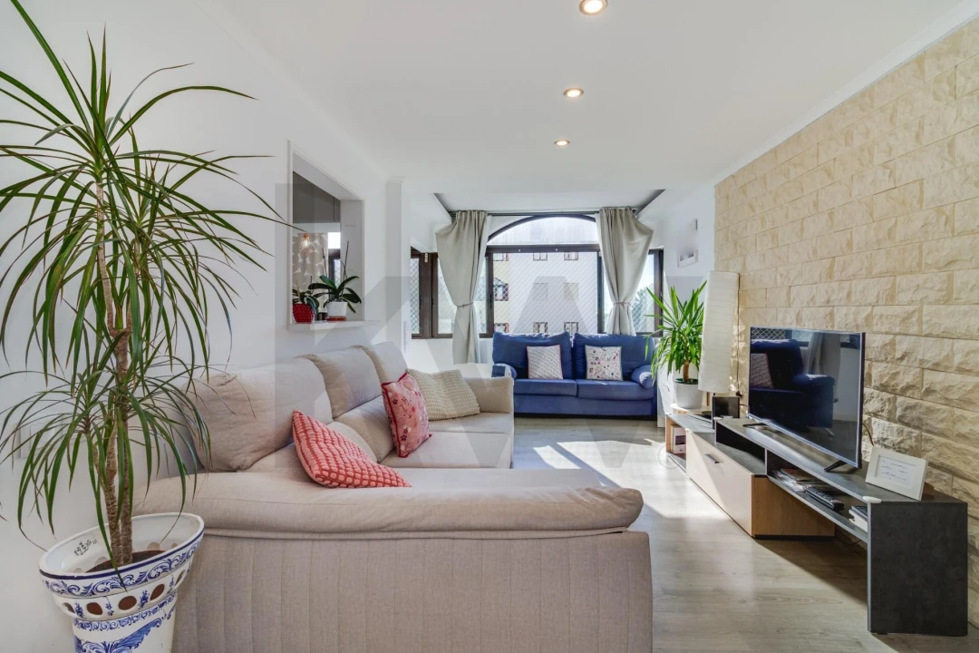 Apartamento T3 para Venda em São Domingos de Rana Foto 4