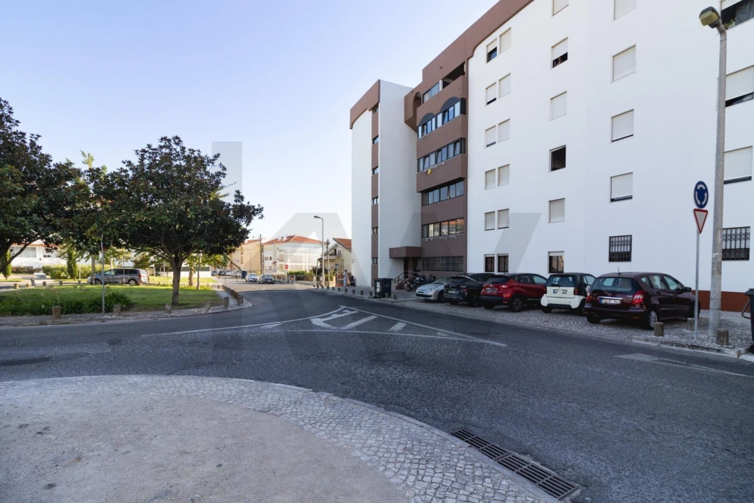Apartamento T3 para Venda em São Domingos de Rana Foto 22