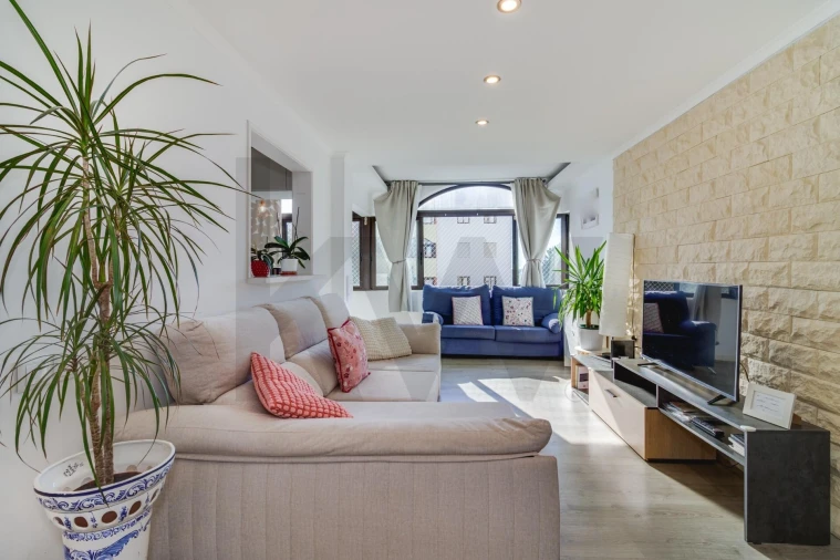 Apartamento T3 para Venda em São Domingos de Rana Foto 4
