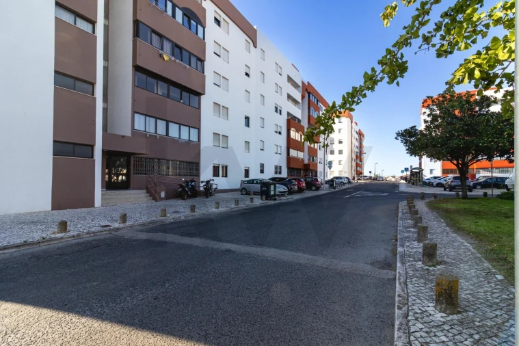 Apartamento T3 para Venda em São Domingos de Rana Foto 21