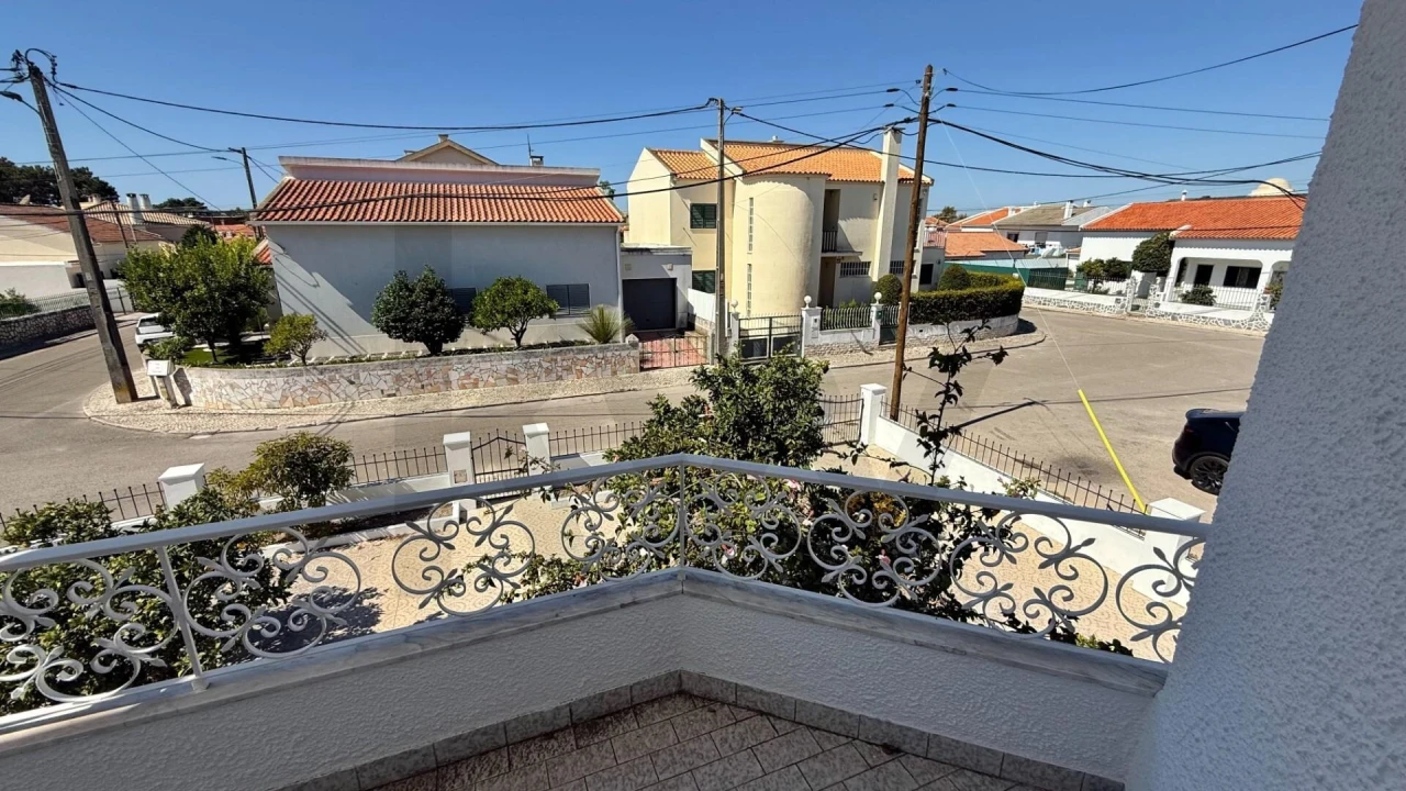 Moradia T5 para Venda em Amora Foto 40