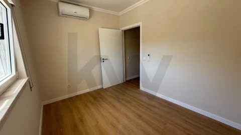 Moradia T5 para Venda em Amora