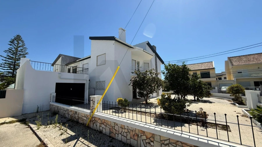 Moradia T5 para Venda em Amora Foto 6