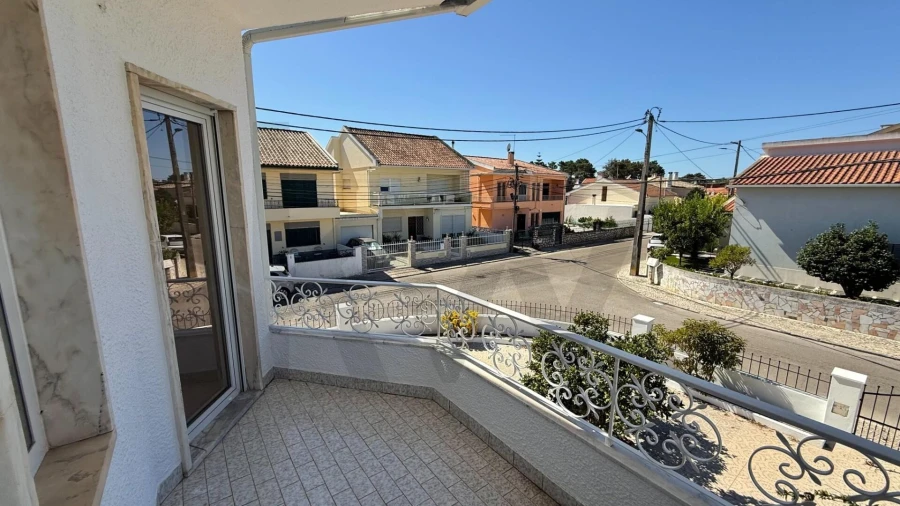 Moradia T5 para Venda em Amora Foto 41