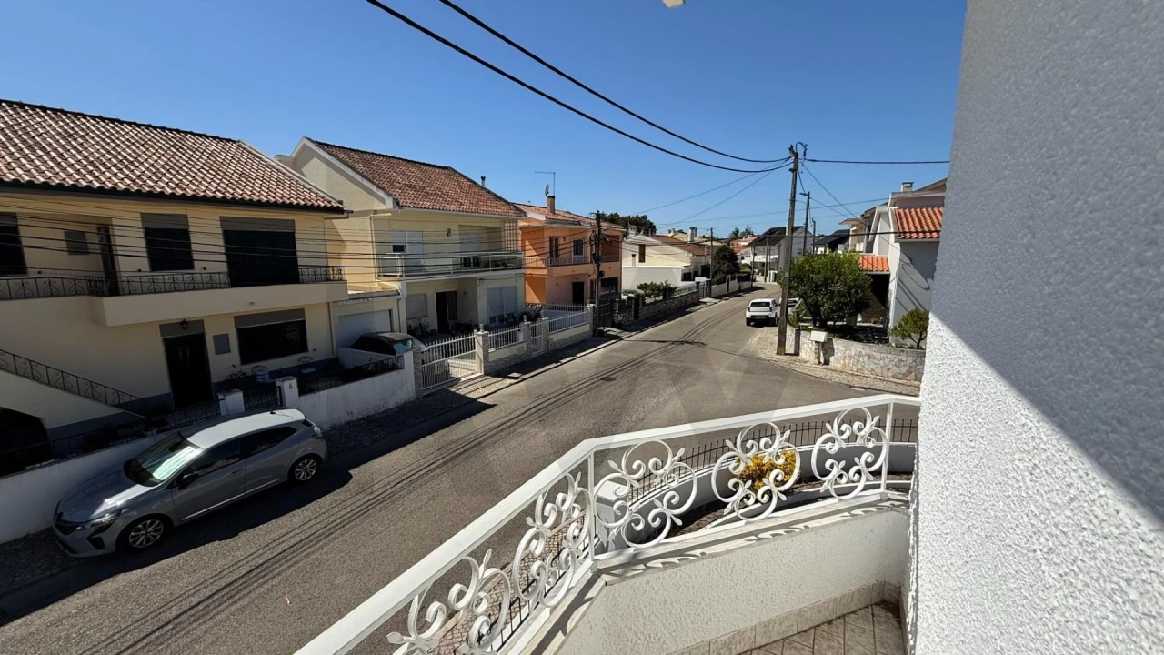 Moradia T5 para Venda em Amora Foto 43