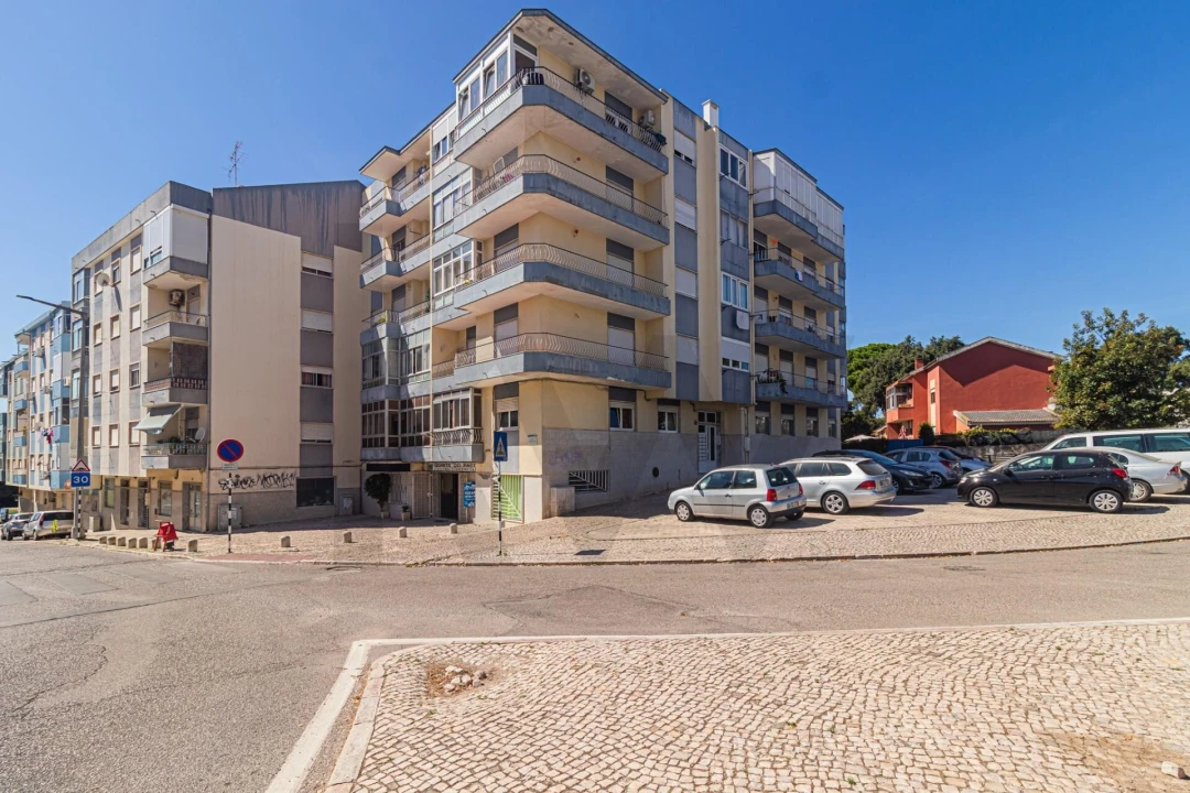 Apartamento T3 para Venda em Amora Foto 24
