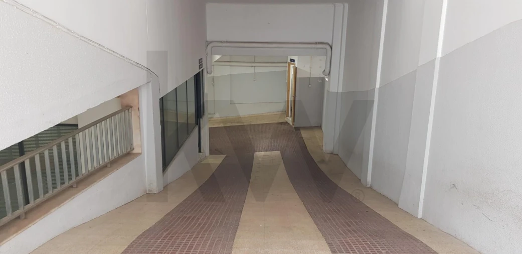 Armazém para Arrendamento em Águas Livres Foto 3