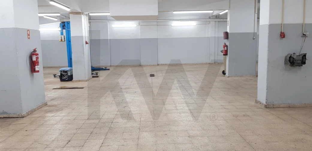 Armazém para Arrendamento em Águas Livres Foto 13