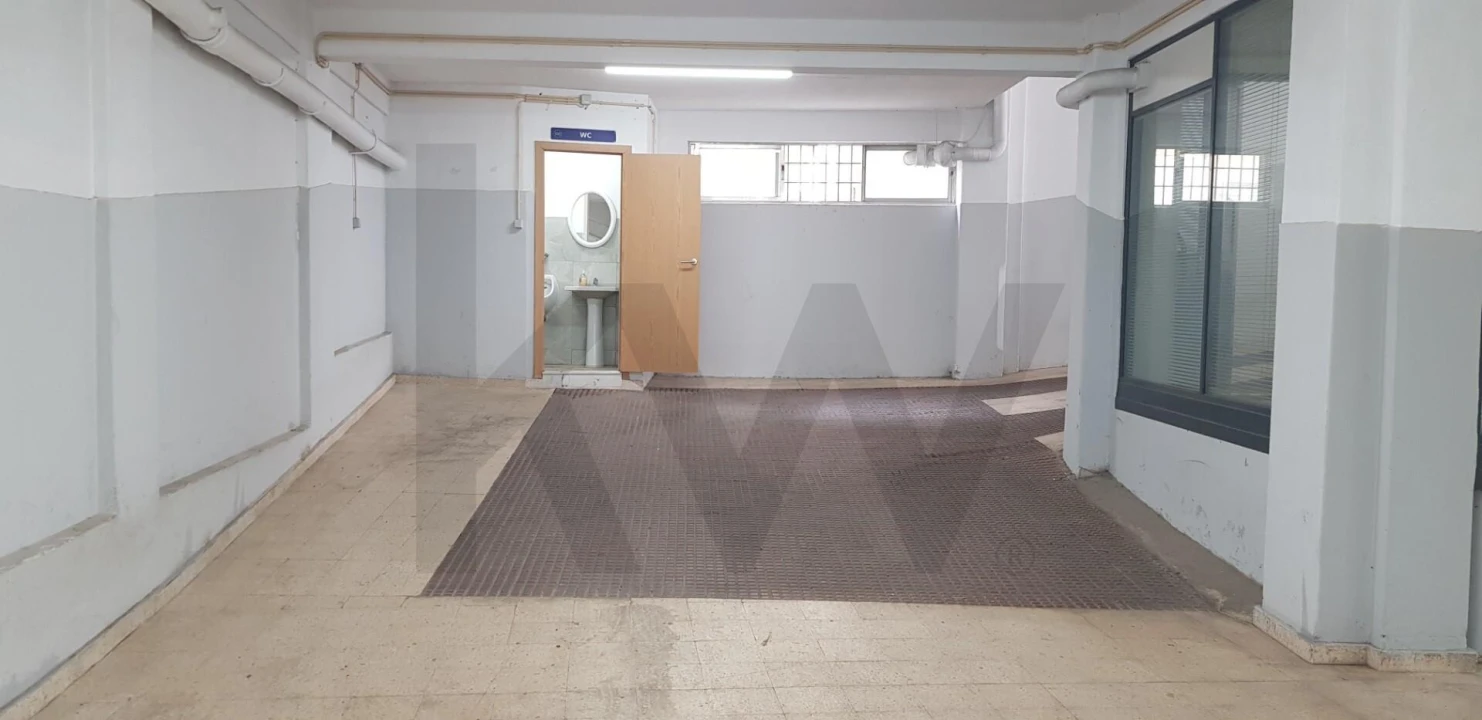 Armazém para Arrendamento em Águas Livres Foto 18