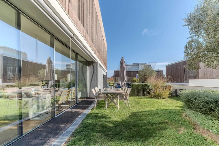 Moradia T5 para Venda em Oeiras e São Julião da Barra, Paço de Arcos e Caxias Foto 9