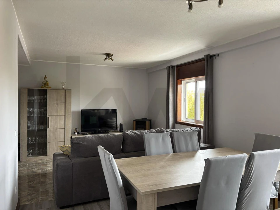 Apartamento T3 para Venda em Glória e Vera Cruz Foto 2