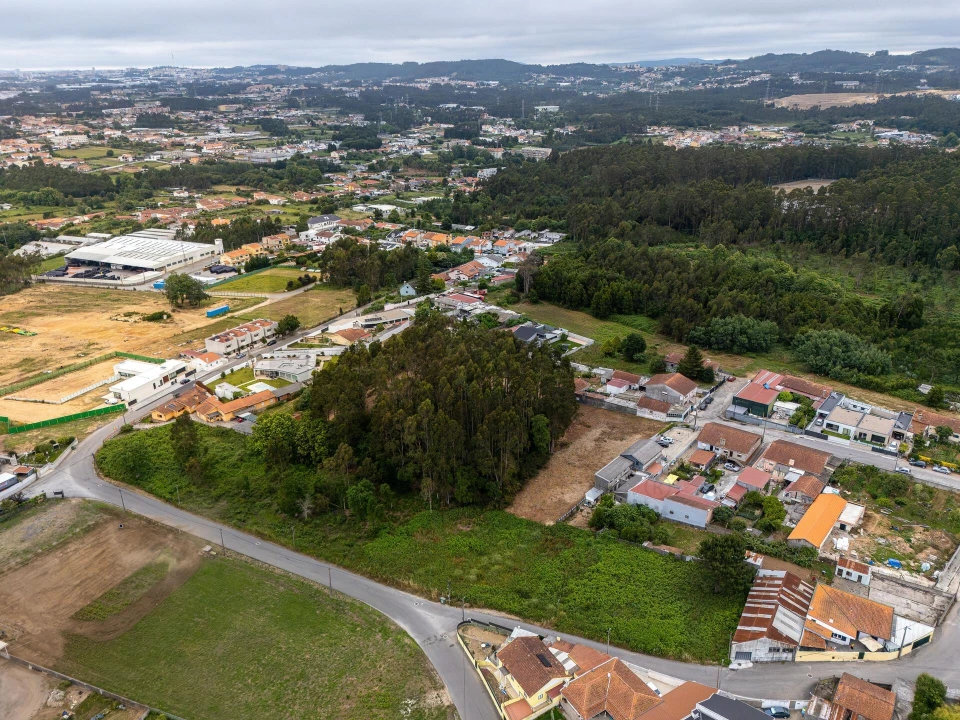 Terreno para Venda em Cidade da Maia Foto 2