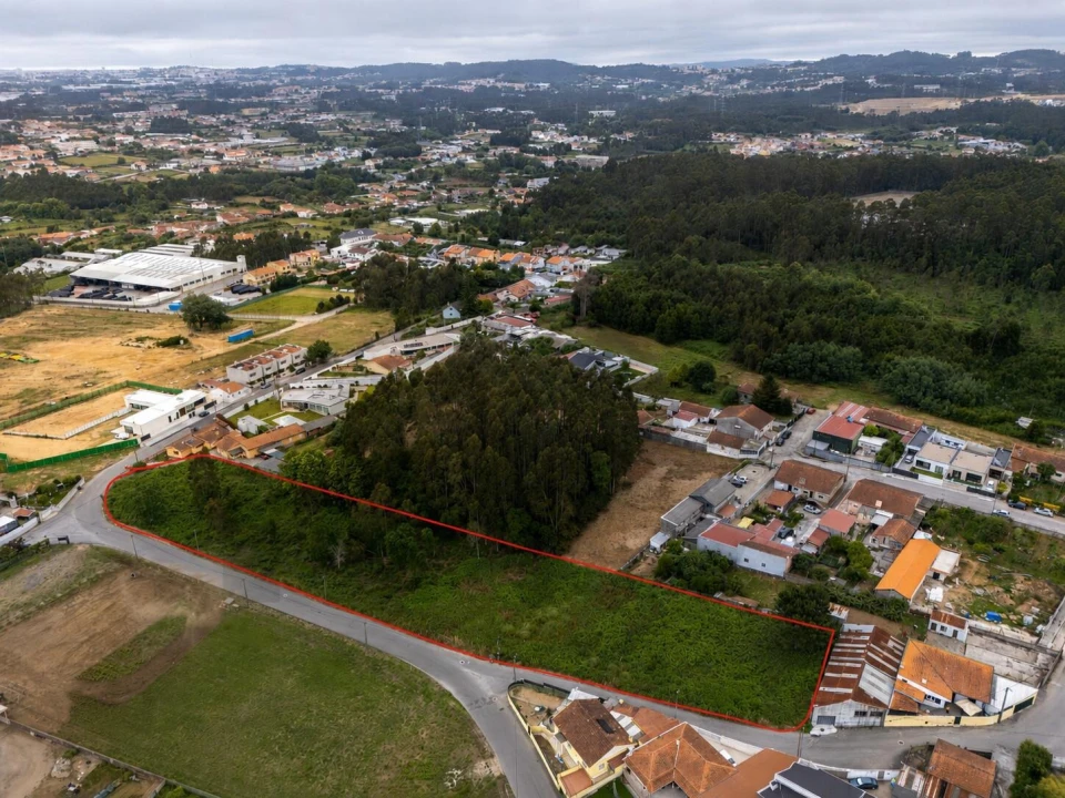 Terreno para Venda em Cidade da Maia Foto 1