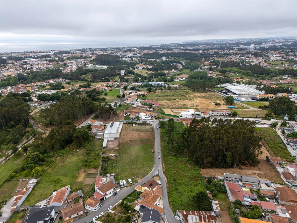 Terreno para Venda em Cidade da Maia Foto 17