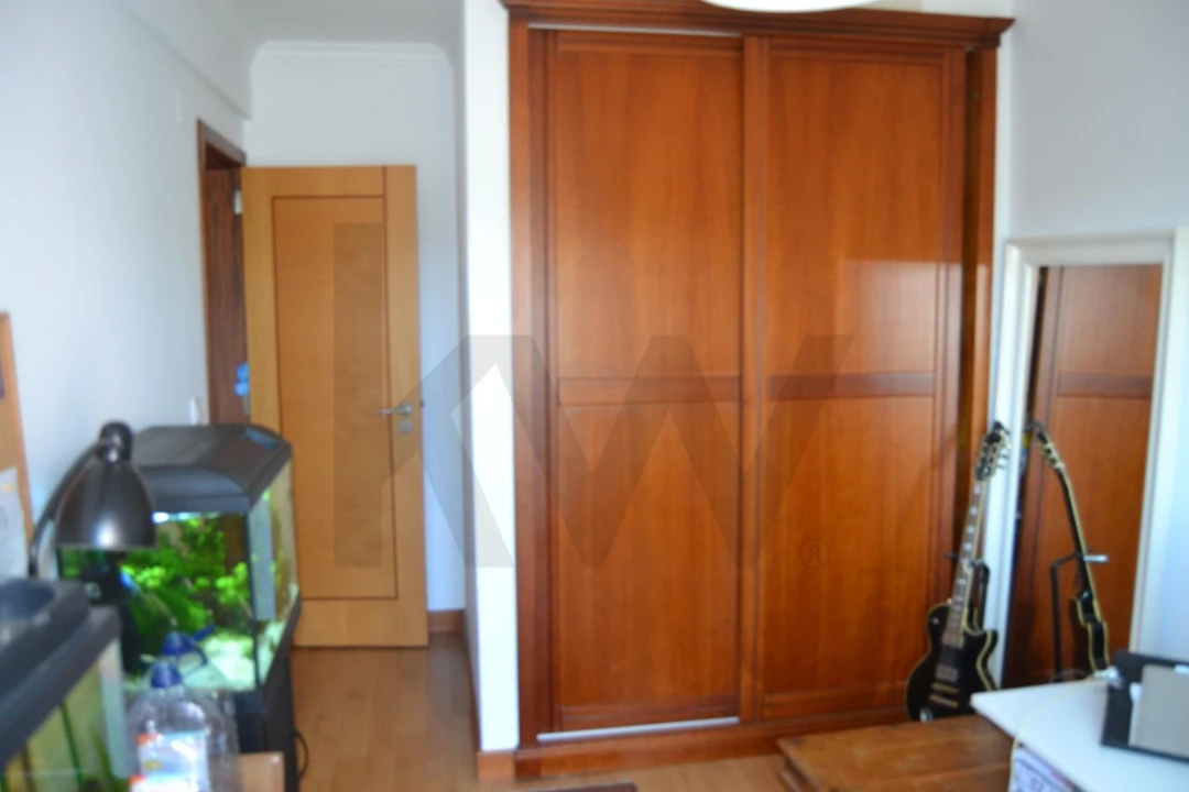 Apartamento T3 para Venda em Porto Salvo Foto 15