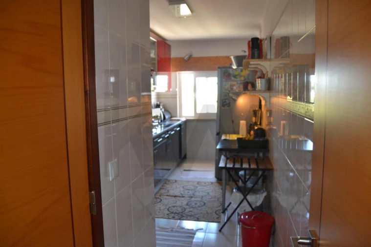 Apartamento T3 para Venda em Porto Salvo Foto 4